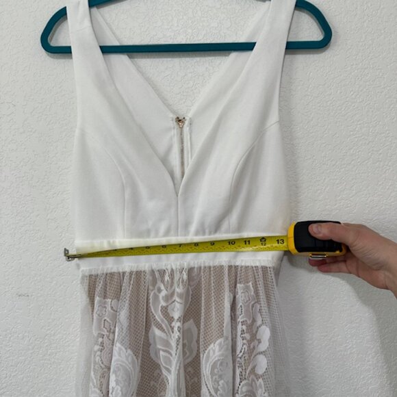 Charlotte Russe Gorgeous White Mini Dress with lace accents Womens Size Large - Picture 3 of 8